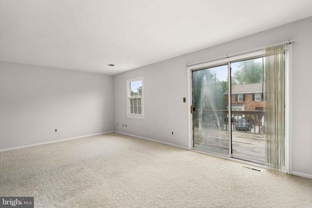 132 E GREEN VALLEY CIR, Newark, DE 19711