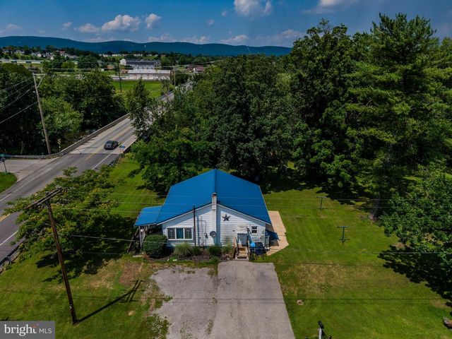 2069 SPRING RD, Carlisle, PA 17013