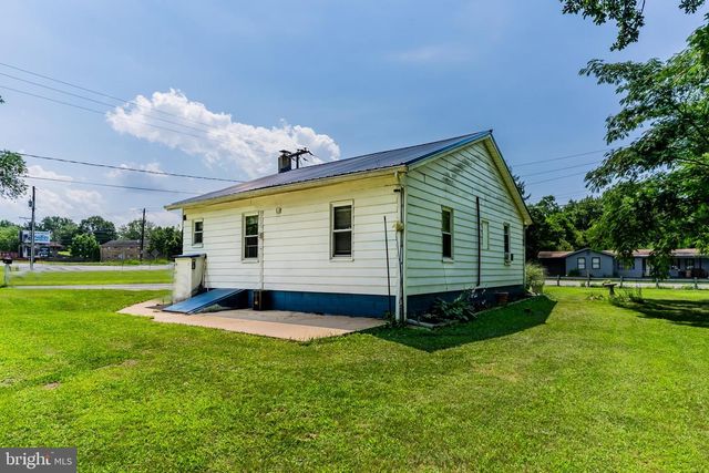 2069 SPRING RD, Carlisle, PA 17013