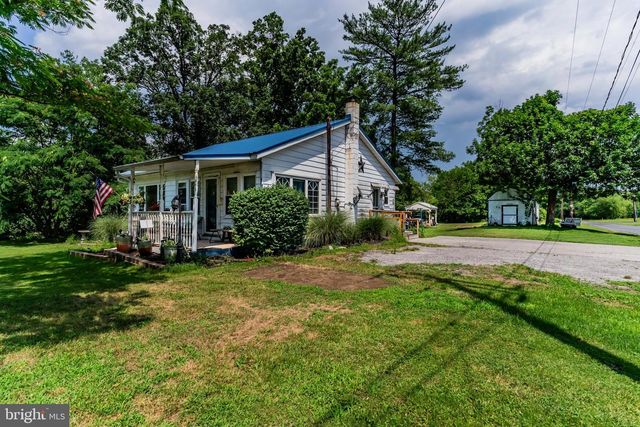 2069 SPRING RD, Carlisle, PA 17013
