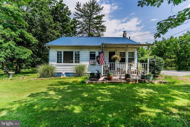 2069 SPRING RD, Carlisle, PA 17013