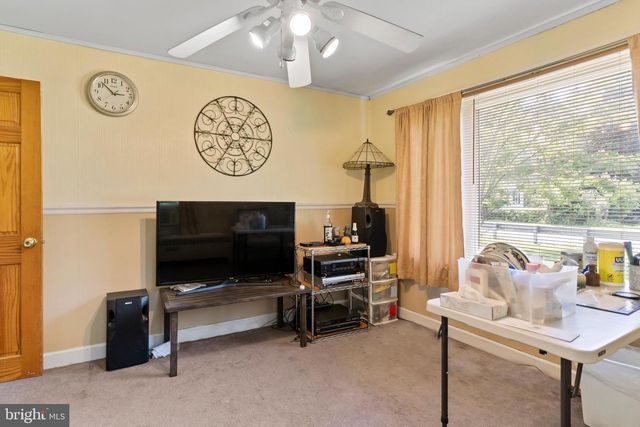 2069 SPRING RD, Carlisle, PA 17013