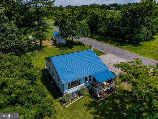 2069 SPRING RD, Carlisle, PA 17013