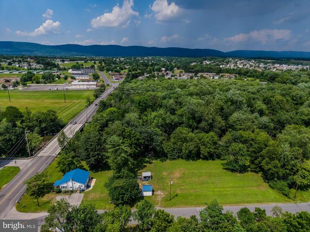 2069 SPRING RD, Carlisle, PA 17013