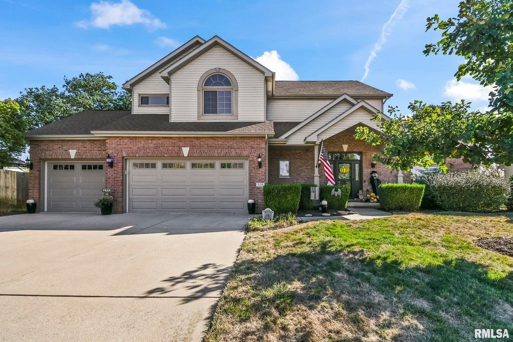 328 Keystone Drive, Chatham, IL 62629