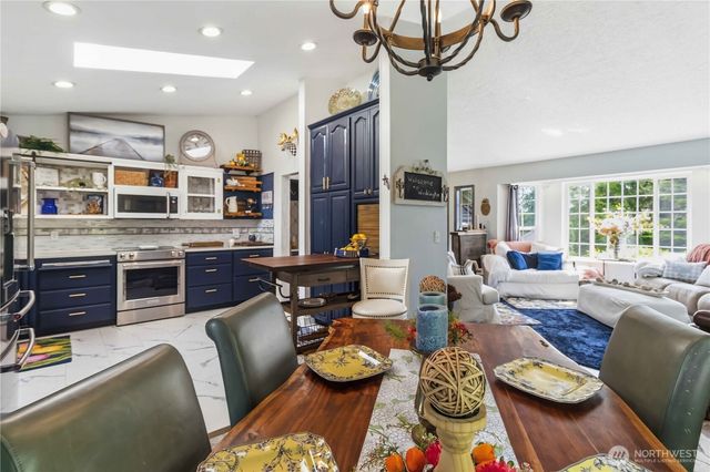 209 W Beacon Hill Drive, Longview, WA 98632