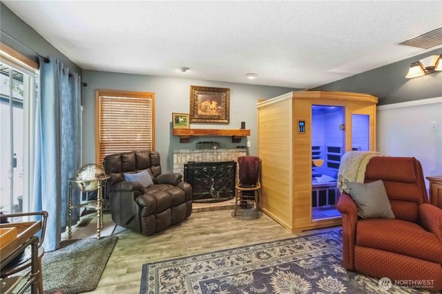 209 W Beacon Hill Drive, Longview, WA 98632
