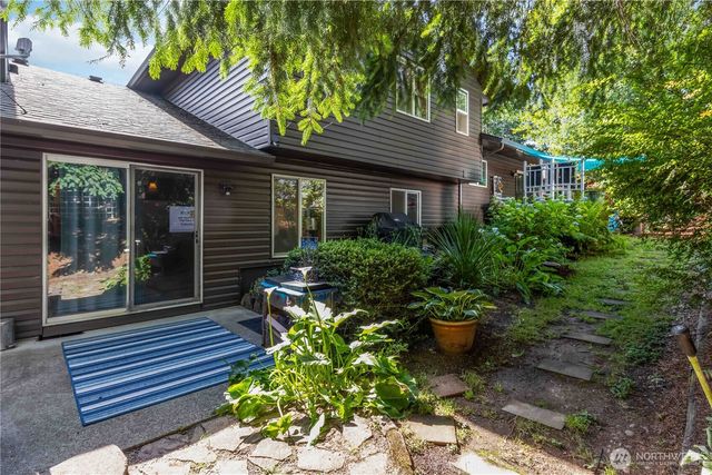 209 W Beacon Hill Drive, Longview, WA 98632