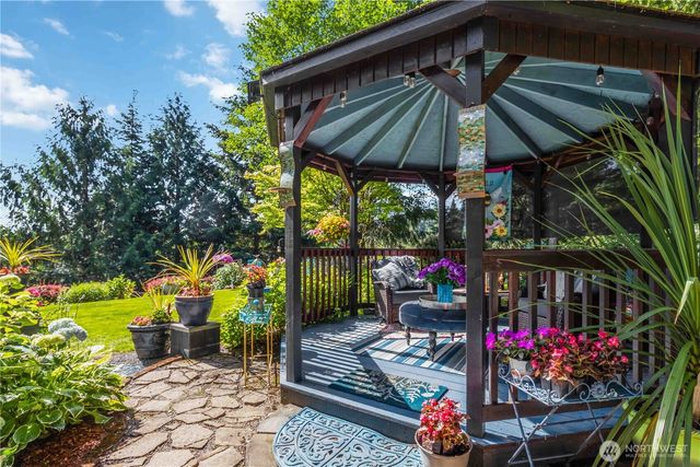 209 W Beacon Hill Drive, Longview, WA 98632