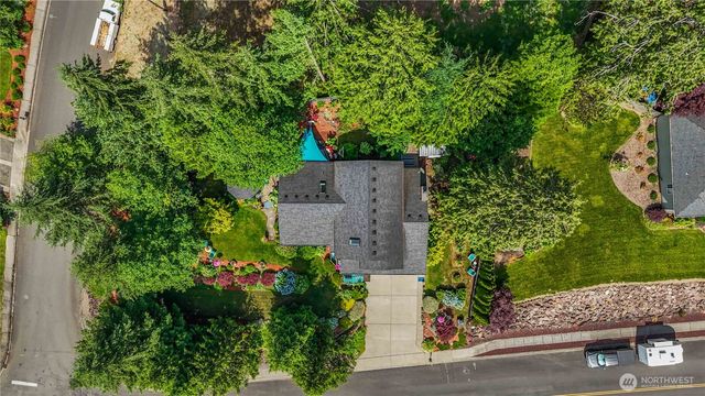 209 W Beacon Hill Drive, Longview, WA 98632