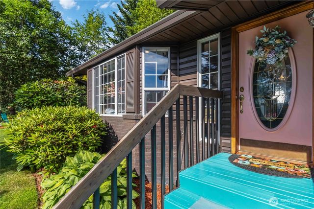 209 W Beacon Hill Drive, Longview, WA 98632