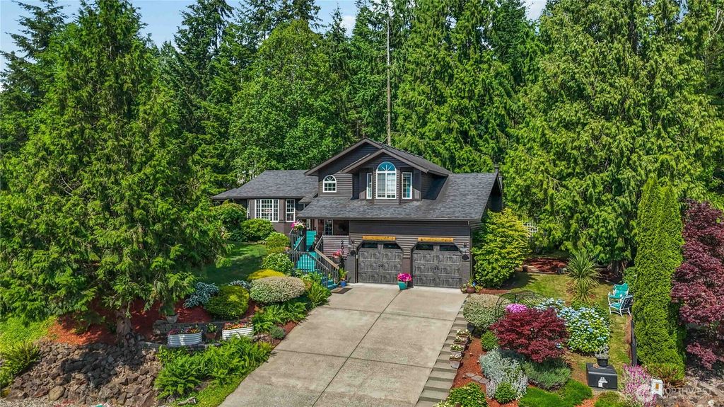 209 W Beacon Hill Drive, Longview, WA 98632