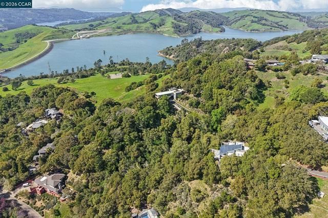 319 Tappan Terrace, Orinda, CA 94563