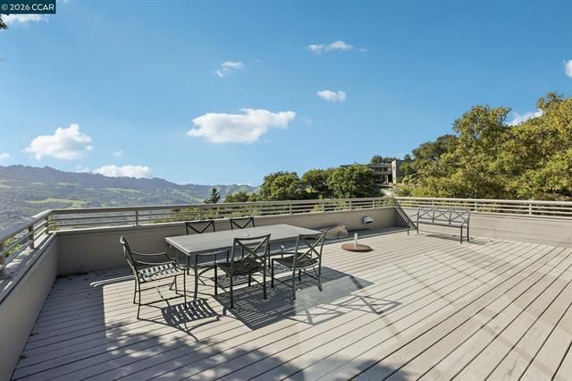 319 Tappan Terrace, Orinda, CA 94563
