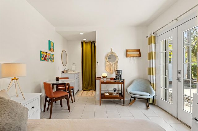 209 17TH AVENUE N, St Petersburg, FL 33704