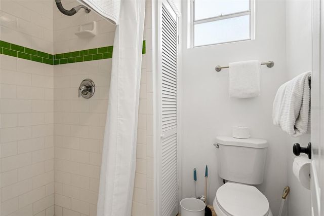 209 17TH AVENUE N, St Petersburg, FL 33704