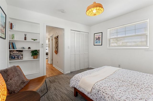 209 17TH AVENUE N, St Petersburg, FL 33704