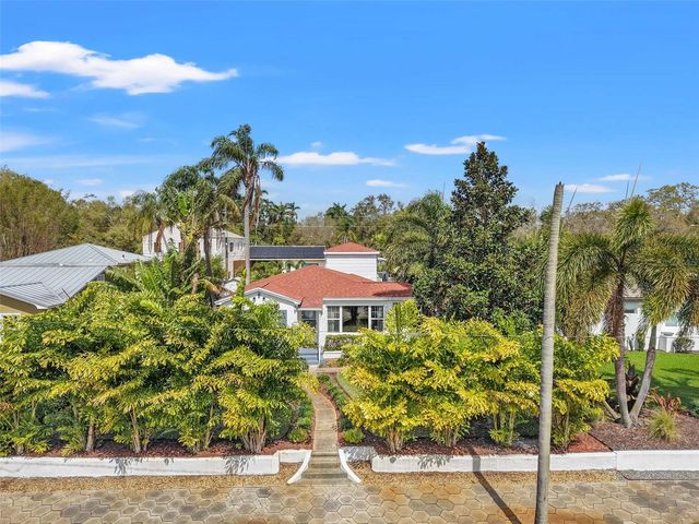 209 17TH AVENUE N, St Petersburg, FL 33704