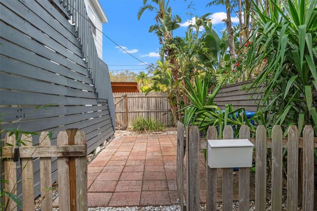 209 17TH AVENUE N, St Petersburg, FL 33704