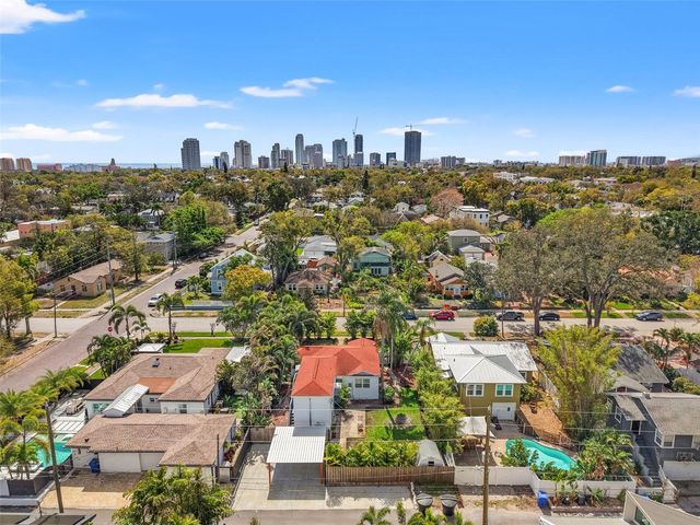 209 17TH AVENUE N, St Petersburg, FL 33704