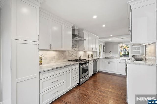 15 Randolph Place, Ridgewood, NJ 07450