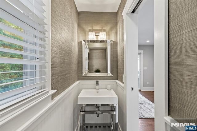 15 Randolph Place, Ridgewood, NJ 07450