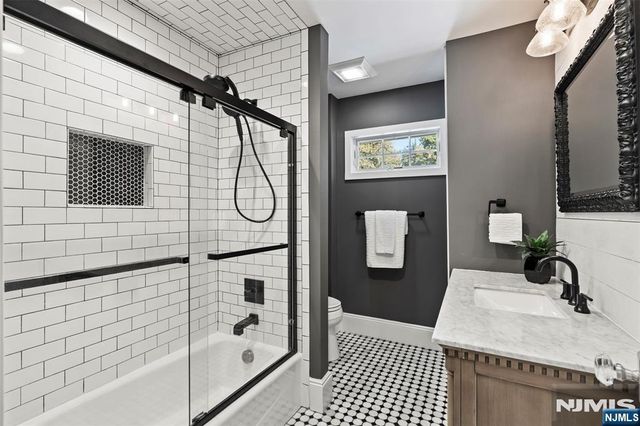 15 Randolph Place, Ridgewood, NJ 07450