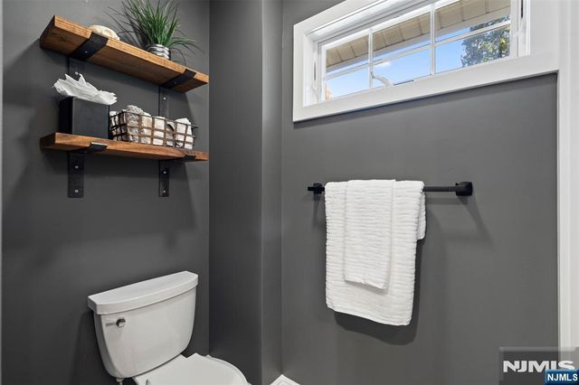 15 Randolph Place, Ridgewood, NJ 07450