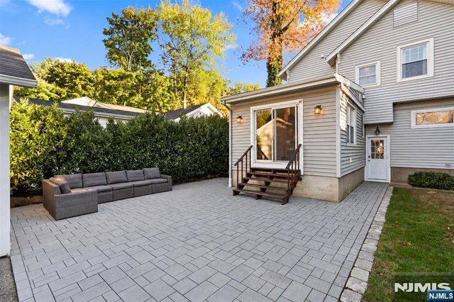 15 Randolph Place, Ridgewood, NJ 07450