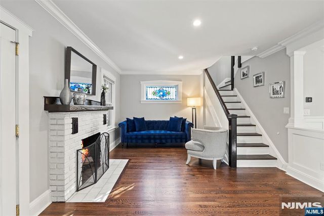 15 Randolph Place, Ridgewood, NJ 07450