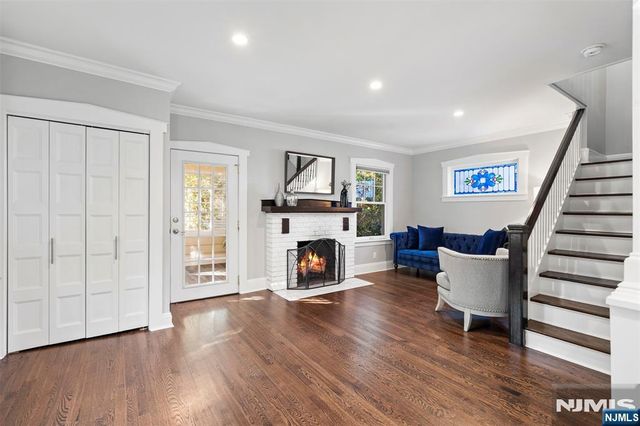 15 Randolph Place, Ridgewood, NJ 07450