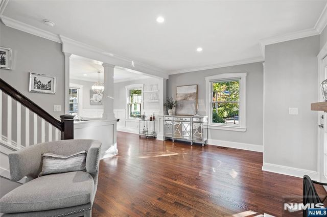 15 Randolph Place, Ridgewood, NJ 07450