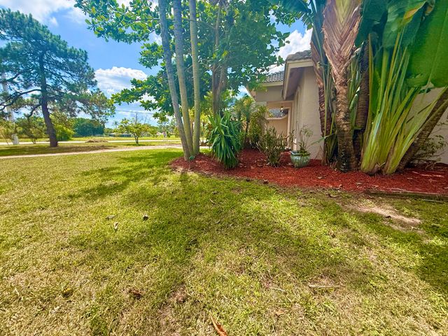 12037 Temple Boulevard, The Acreage, FL 33412