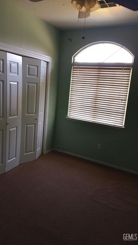 5617 Shadow Stone Street, Bakersfield, CA 93313