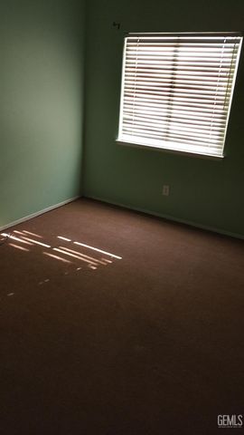 5617 Shadow Stone Street, Bakersfield, CA 93313