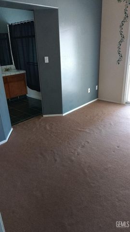 5617 Shadow Stone Street, Bakersfield, CA 93313