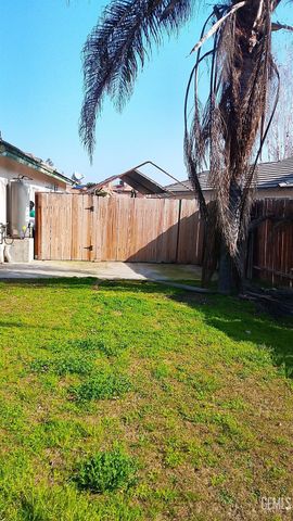 5617 Shadow Stone Street, Bakersfield, CA 93313