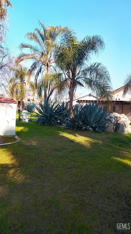 5617 Shadow Stone Street, Bakersfield, CA 93313