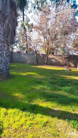 5617 Shadow Stone Street, Bakersfield, CA 93313