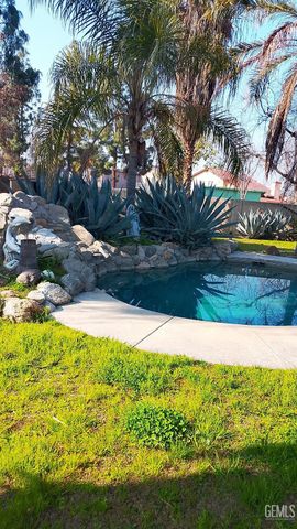 5617 Shadow Stone Street, Bakersfield, CA 93313