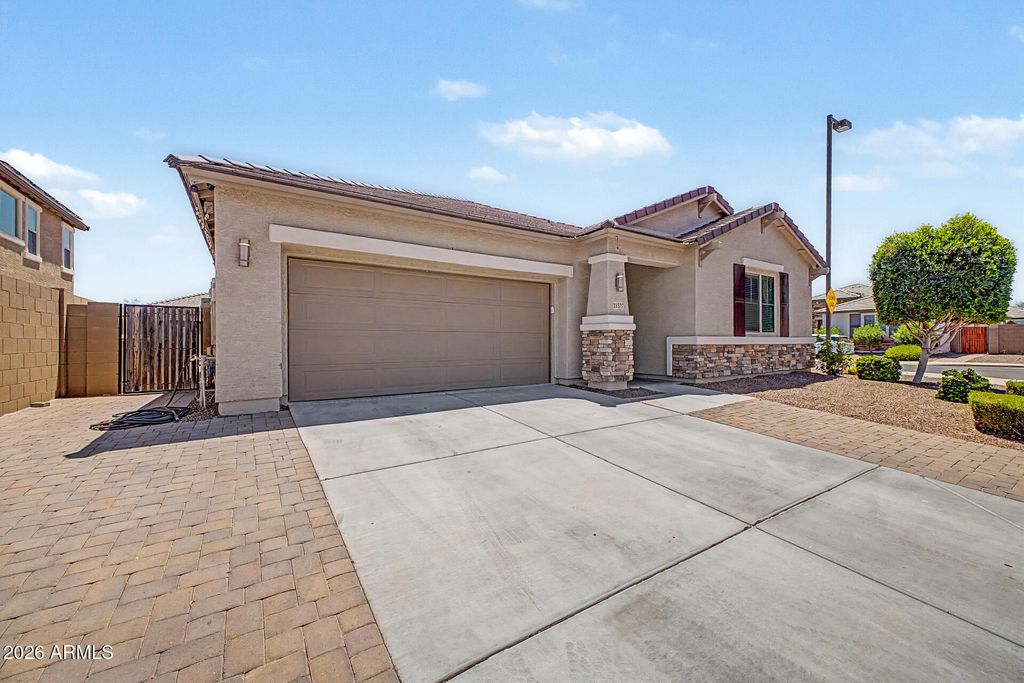 21377 W Almeria Road, Buckeye, AZ 85396 — photo 3