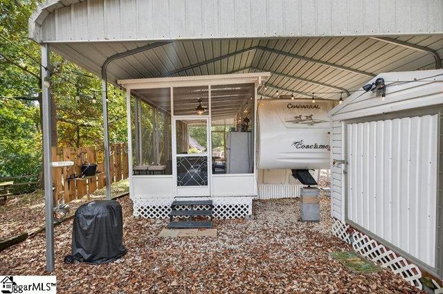 421 Newbury Circle, Westminster, SC 29693