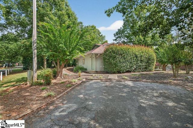 421 Newbury Circle, Westminster, SC 29693