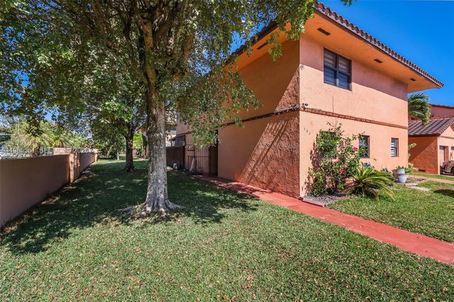 6410 W 27th Ln 101-19, Hialeah, FL 33016