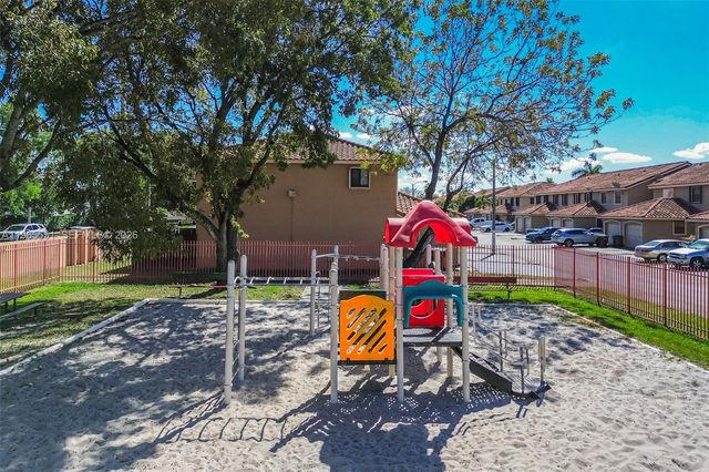 6410 W 27th Ln 101-19, Hialeah, FL 33016