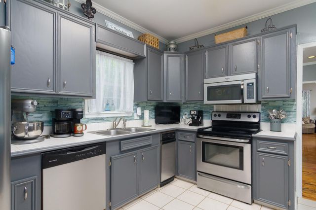 123 Dogwood Dr., Hattiesburg, MS 39402