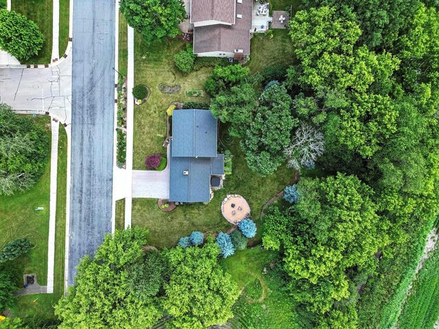 900 Woodview Drive, Sun Prairie, WI 53590