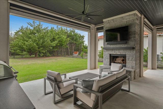 121 Sawgrass Drive, Heath, TX 75032