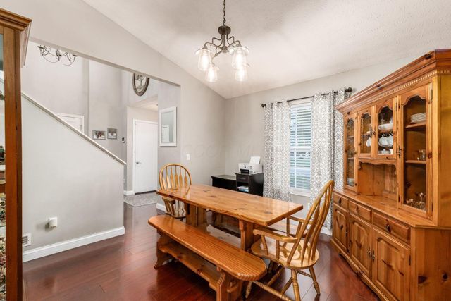 9 Hawthorne Drive, Ashville, OH 43103