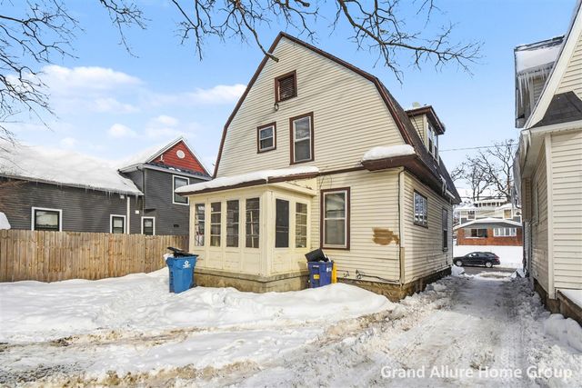 1737 Madison Avenue, Grand Rapids, MI 49507